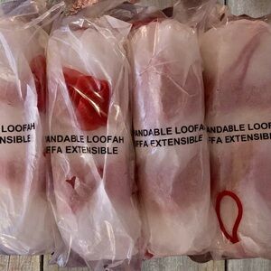 AVON EXPANDABLE LOOFAH NEW IN PACKAGE SET OF FOUR